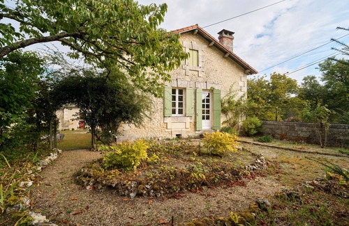 Montagrier House | Farmhouse with Private Garden