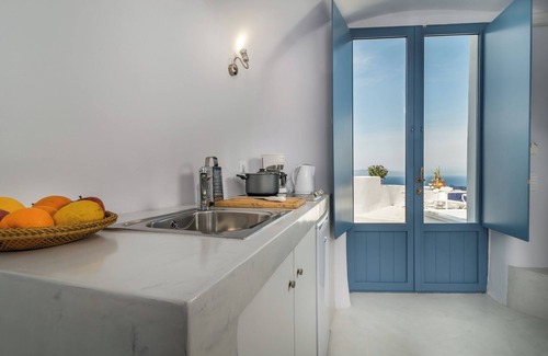 Finikia House | Fava Eco Suites