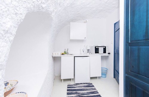 Finikia House | Fava Eco Suites
