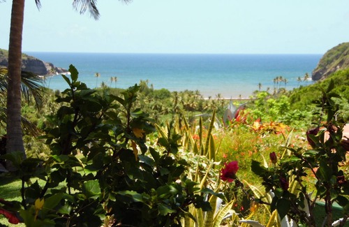 Fond Bay Apartment | FBSH Apartment in Exotic Oceanfront Gardens