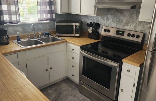 Westwood House | FC SUITES Experience luxury blended with comfort! Dive into the plush elegance