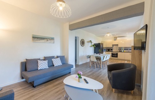Giens Villa | Félyvonne, family villa with sea and vineyard view