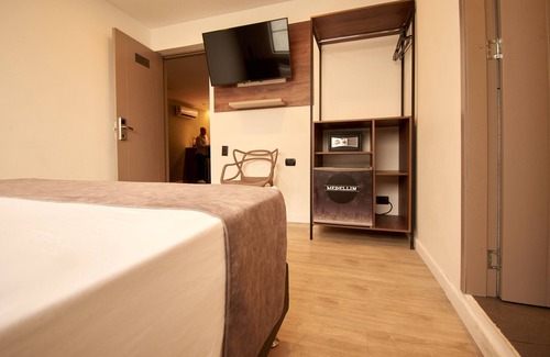 Zona Rosa Hotel | Fence by Bernalo Hotels
