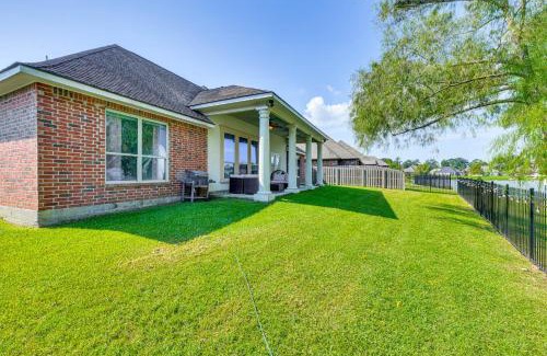 Denham Springs House | Fenced-In Yard and Pond Views Home 18 Mi to LSU!