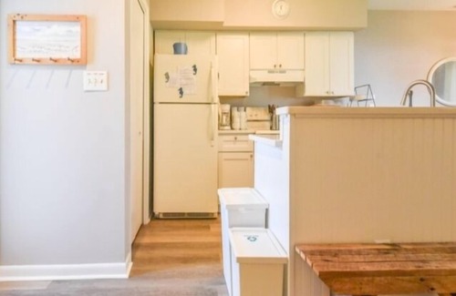 Fenwick Island Condo | Fenwick Island 2BR 2 BA Condo 1st Floor, Screened Porch, Pool and Tennis