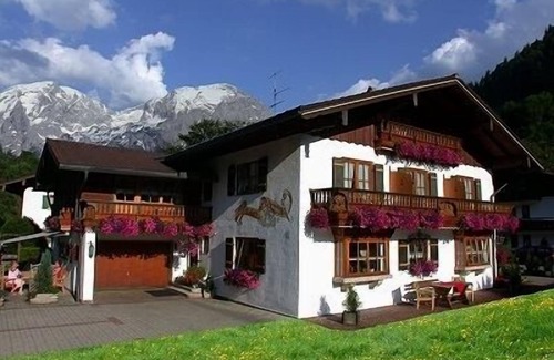 Ramsau bei Berchtesgaden Apartment | Ferienwohnung Nr. 1, 1-2 Personen, 50 qm, Bad/WC, Balkon und Bergblick, TV, Geschirrspüler, 1 Schlafzimmer, Nord-Westen
