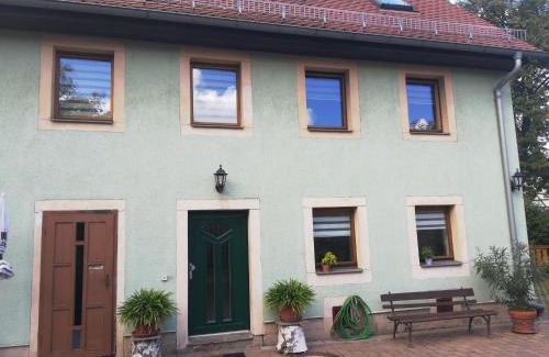 Mickten House | Ferienhaus -Am alten Dorfplatz-
