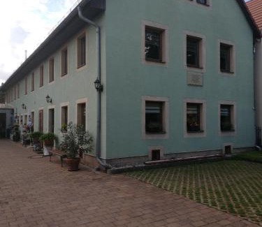 Mickten House | Ferienhaus -Am alten Dorfplatz-
