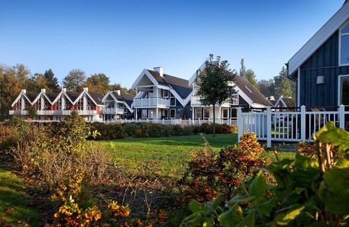 Bad Saarow House | Ferienhaus „Falster“ 88m² für 4+2 Personen im Schlosspark Bad Saarow, Sauna, Whirlpool und Kamin