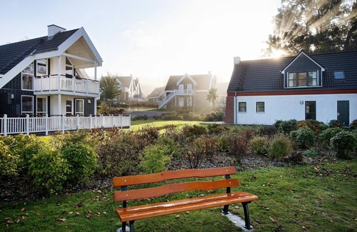 Bad Saarow House | Ferienhaus „Falster“ 88m² für 4+2 Personen im Schlosspark Bad Saarow, Sauna, Whirlpool und Kamin