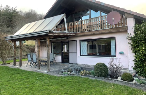Oberelsbach Apartment | Ferienwohnung mit Terrasse und 4 Schlafräumen