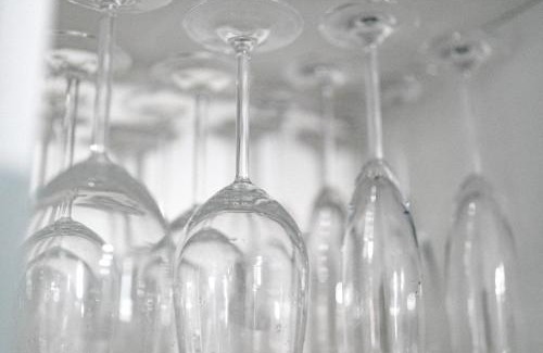 Ahrweiler Apartment | Ferienwohnung für 4: WiFi, Küche, Netflix, Zentral