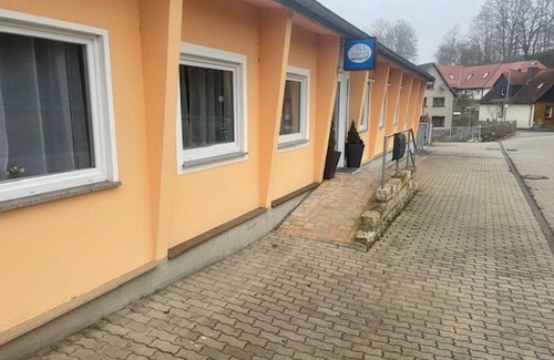 Bad Klosterlausnitz Apartment | Ferienwohnung Schwanenteich
