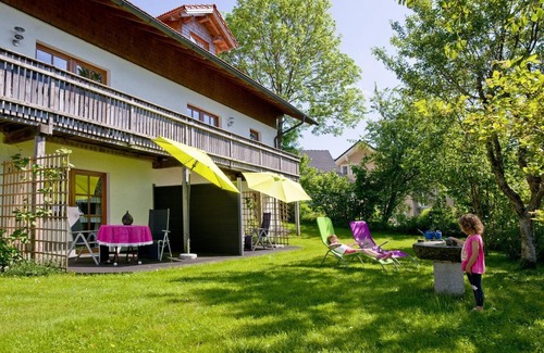 Neuschoenau Apartment | Ferienwohnung 4 mit 2 Schlafzimmern und Balkon