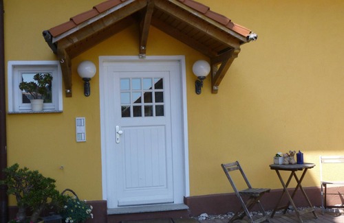 Garz/Rugen House | Ferienwohnung Gesindezimmer - Herrenhaus Poppelvitz