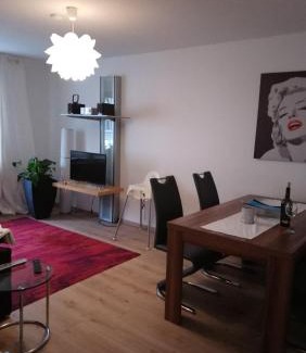 Krampfervorstadt Apartment | Ferienwohnung In Erfurt mit 2 Schlafzimmern, Wohnzimmer, Balkon, Parkplatz - Erdgeschoss