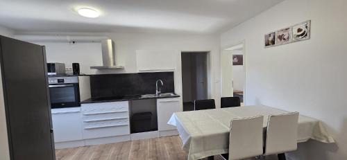 Diedesheim Apartment | Ferienwohnung in Obrigheim