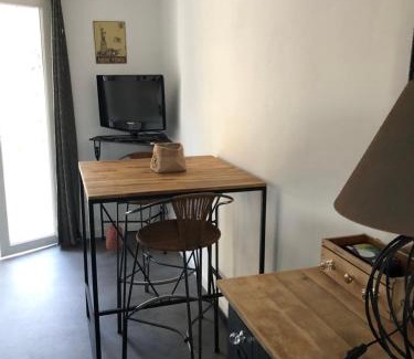 Entraigues-sur-la-Sorgue Apartment | Ferigoules #festivalavignon