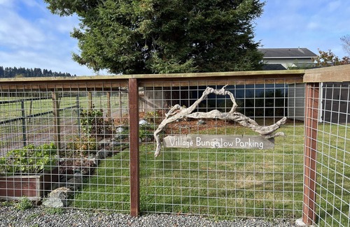 Ferndale House | Ferndale Bungalow with pasture views, 5 minute walk to Downtown!