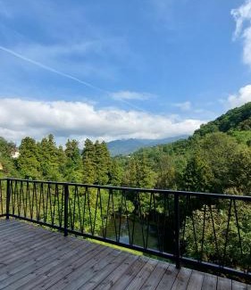 Khelvachauri Ski Chalet | Fernhouse