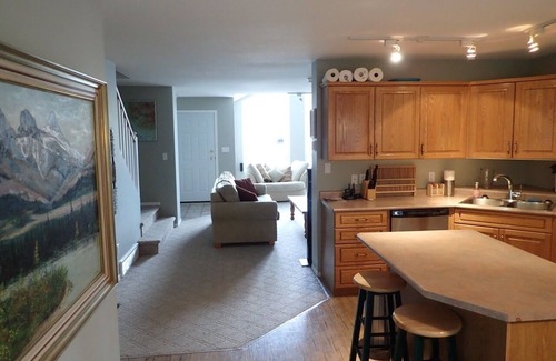 East Kootenay House | Fernie Alpine Resort accommodation Thunder Ridge Chalet Truly Ski in/Ski out