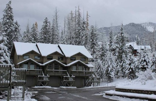 East Kootenay House | Fernie Alpine Resort accommodation Thunder Ridge Chalet Truly Ski in/Ski out
