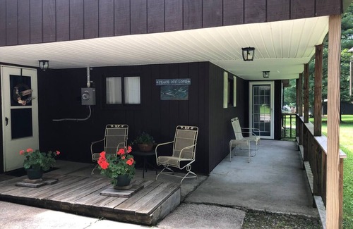 Farmington House | FernRockCabin- A Peaceful getaway in the Laurel Highlands of PAn