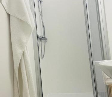 Bad Griesbach-Therme Apartment | FeWo 13 - Appartement im Rottalblick - Elegant und ruhig wohnen, Tiere willkommen, Bademantelgang zur Therme, TV, Boxspringbett, Balkon inkl Garage u Kurtaxe