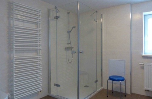 Bad Klosterlausnitz Apartment | Fewo E33 bei Peter - Ferienwohnung