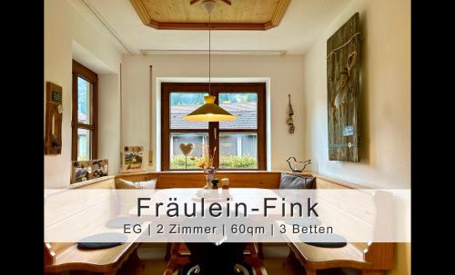 Thalkirchdorf Apartment | FeWo "Fräulein-Fink" bei Oberstaufen im Allgäu - Alpsee 5 Min - neue großzügige Südterrasse mit Garten - gratis WLAN - Waschmaschine - Garage mit Wallbox