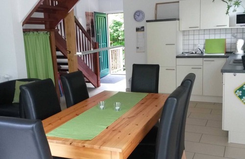 Muritz Apartment | Fewo Holzmichel terrasse 2sz 4 Erw.+1k - Ferienwohnungen im Haus Waldstück