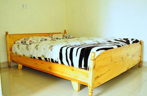 Ruhengeri House | Fidos Guest House & Safaris