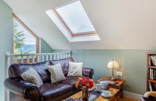 Cynghordy House | Field View