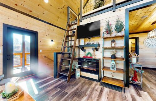 Sevierville House | Fiesta Hills Hideaway