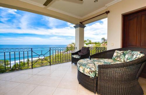Playa Flamingo House | Fifth-Floor Condo with Breathtaking Ocean Views, Stylish Interior & Prime Location Near Flamingo Beach