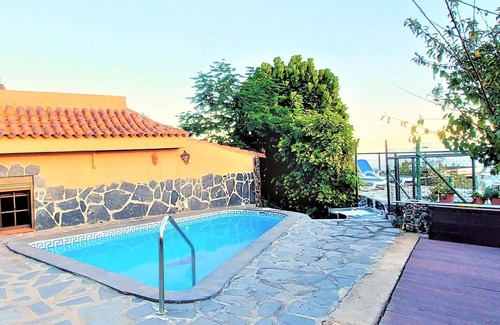 Arafo House | Finca La Casita: Rustic Charm Surrounded by Nature