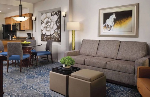 North Scottsdale Resort | 𝐅𝐢𝐧𝐝𝐢𝐧𝐠 𝐌𝐞𝐢𝐥𝐢 Desert Oasis Resort Amenities Included! 1BR SUITEn