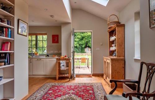 Kingham House | Finest Retreats - Kites Gate