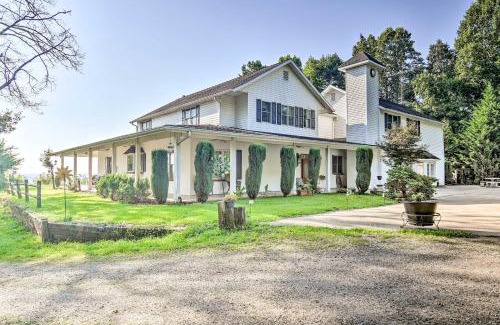 Marshall House | Fire Pit and Game Room Marshall Getaway with Views!