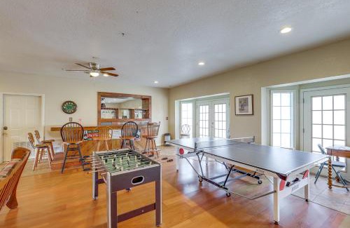 Marshall House | Fire Pit and Game Room Marshall Getaway with Views!