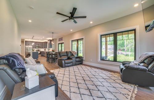 Alanson House | Fire Pit and Lake Views Cozy Crooked River Retreat!