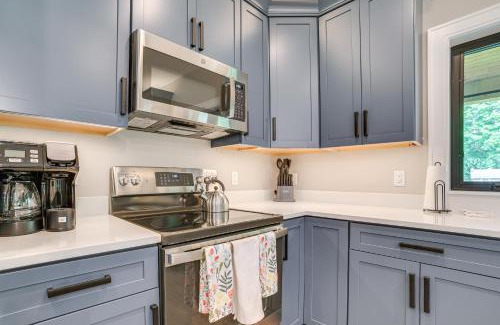 Alanson House | Fire Pit and Lake Views Cozy Crooked River Retreat!