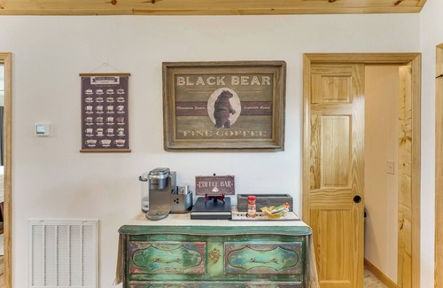 Murphy Cabin | Fireplace, Mtn View! Cabin 12 Mi to Harrahs Casino