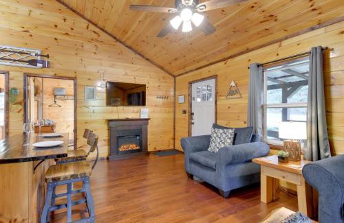Campton House | Fireside Evenings Red River Gorge Gem with Hot Tub