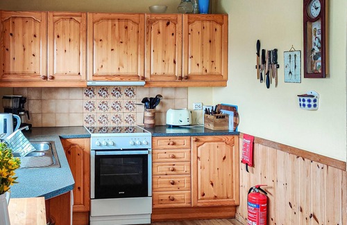 Sokndal House | First class cottage on large, sunny nature plot.