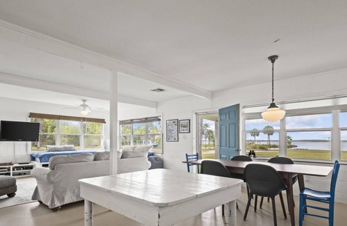 Elberta House | Fish Trap - Waterfront Cottage