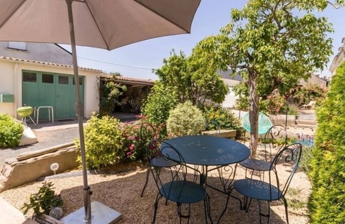 Varades Cottage | Fisherman's house with terrace by the Loire, wifi, bikes and baby equipment