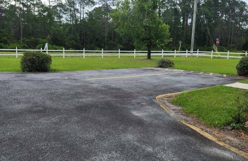 Carrabelle House | FISHERMAN'S PARADISE! Cozy home 2 minutes to the Gulf