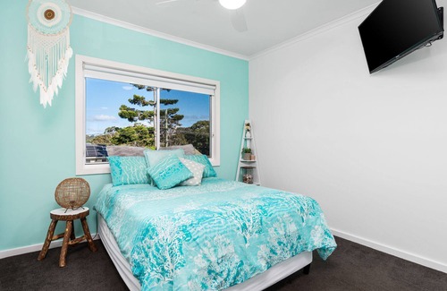Bateau Bay House | Fishermens Oasis - Unique 4 bedroom pool home
