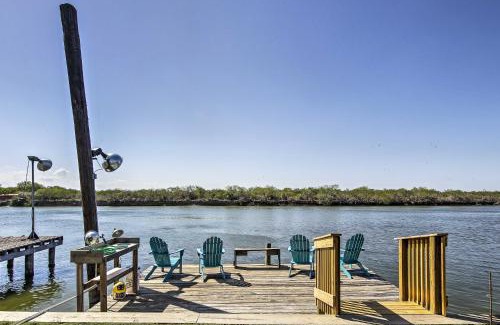 Arroyo City Apartment | Fishing Dock on Arroyo River! Stylish Studio